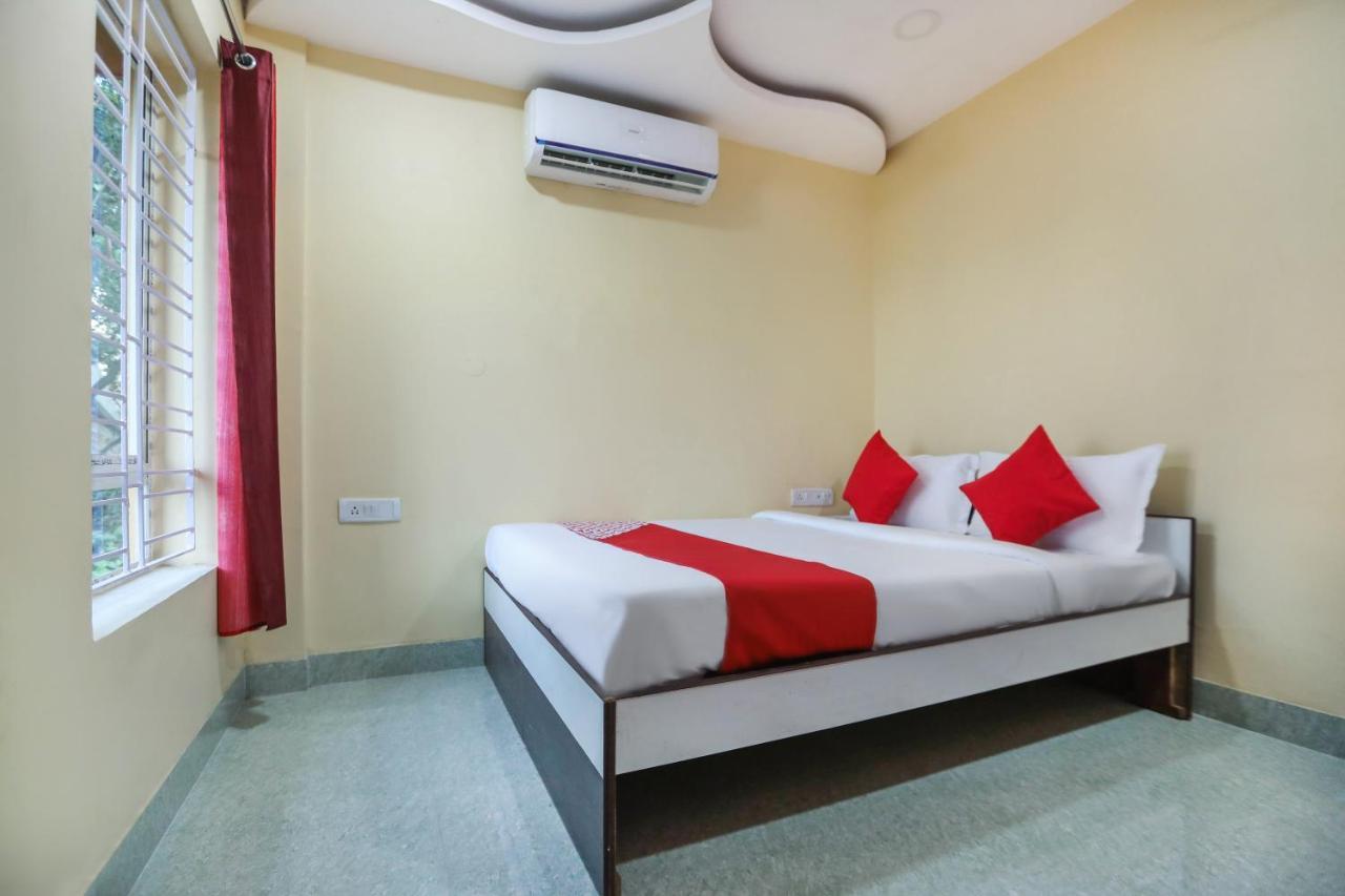 Oyo 62042 Niloy Guest House Jādabpur Exterior photo
